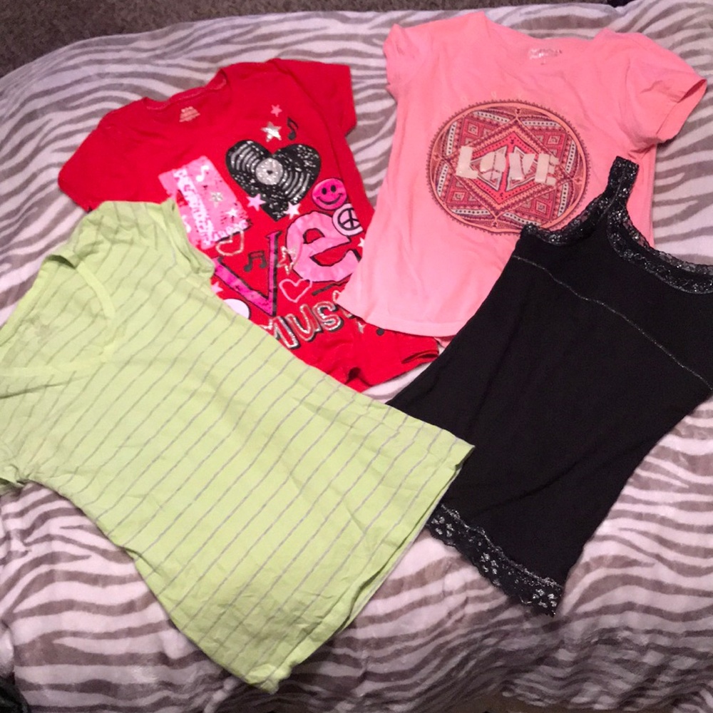 Lot of girls short sleeved tee shirts